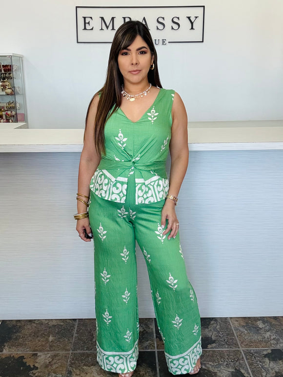 Printed Sleeveless Jumpsuit with Twisted Waist Detail